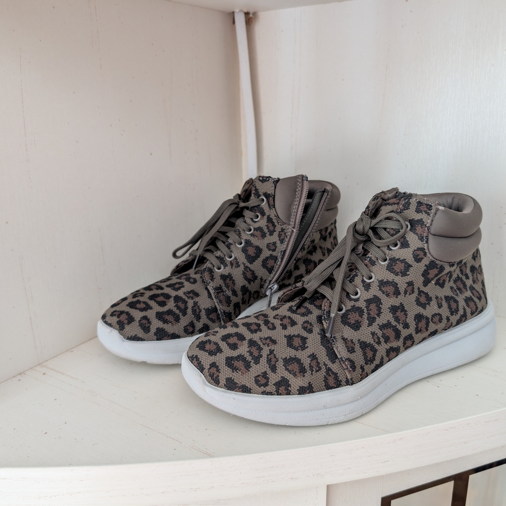 Clarks Cloudsteppers Olive Brown Leopard High-Top Sneakers Women's Size 7.5